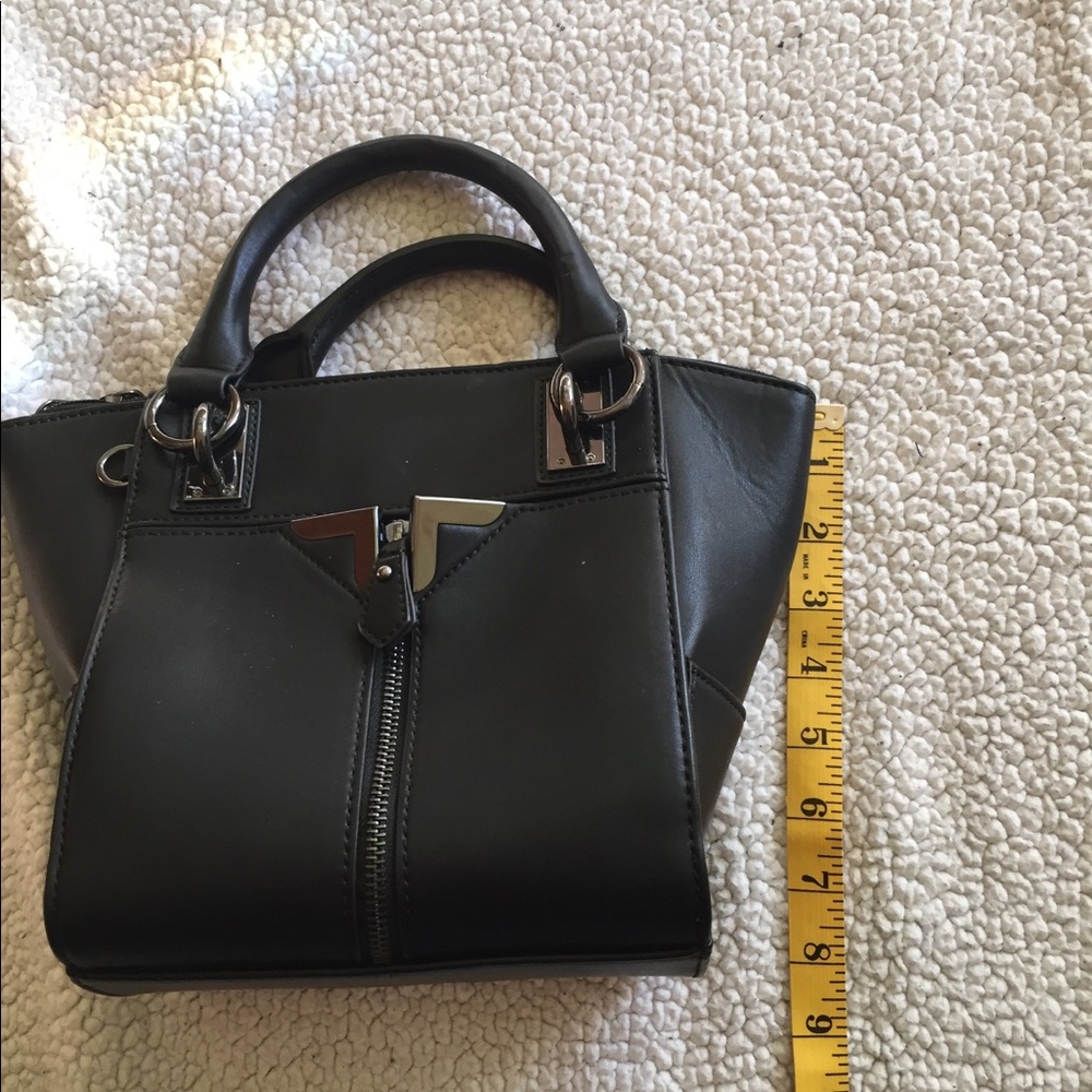 NWOT, Danielle Nicole Alexa Baby cross body - Picture 9 of 11